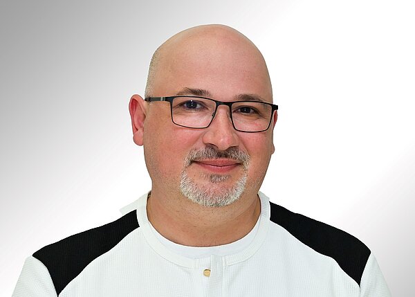 Portraitbild von Eugenio Gurschi, Facharzt für Anästhesiologie, Notfallmedizin und Spezielle Schmerztherapie im MVZ MedCentrum Bayreut