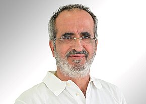 Portraitbild von Kosmas Tsakmakidis, Facharzt für Chirurgie im MVZ MedCentrum Bayreuth